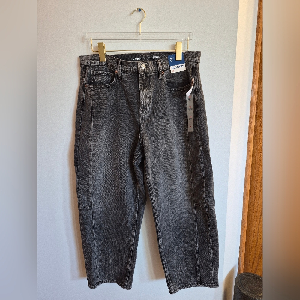 NWT Old Navy High-Rise Barrel Leg Ankle Jean Faded Black Wash Size 14